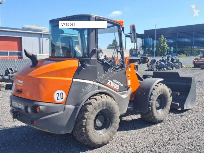 Навантажувач Hitachi 6