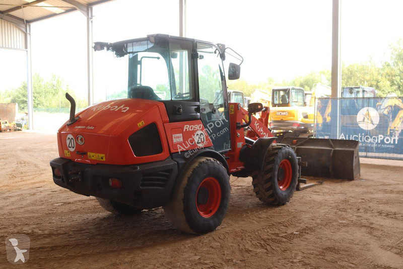 Pala cargadora Kubota R090