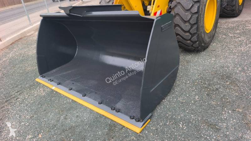 Lastare Komatsu WA270-8