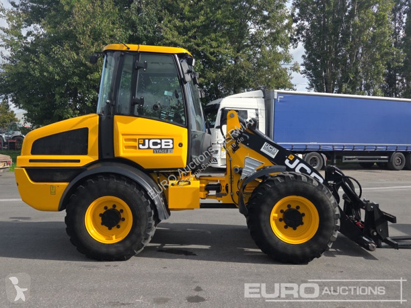 Lastare JCB 409