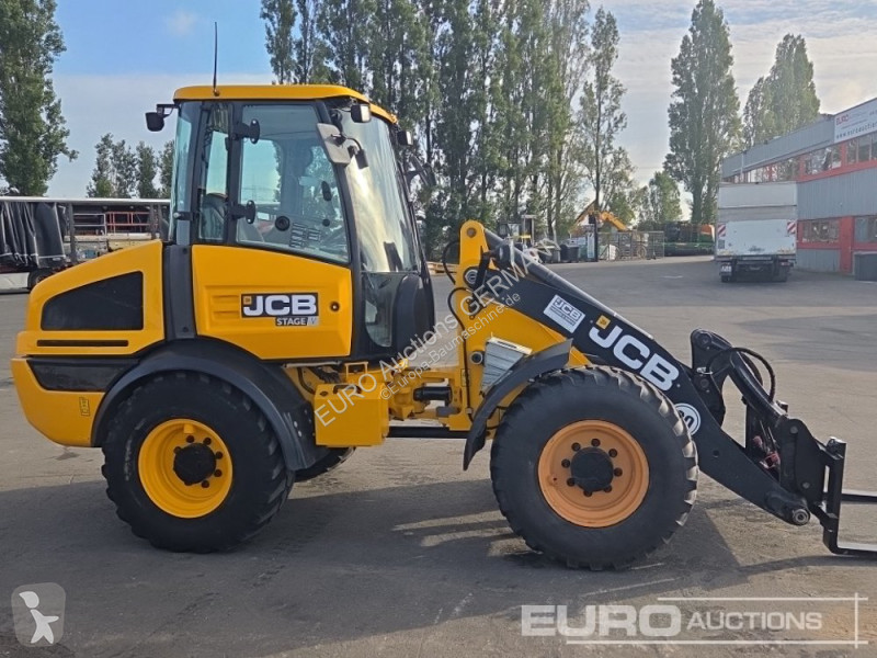 Lastare JCB 409