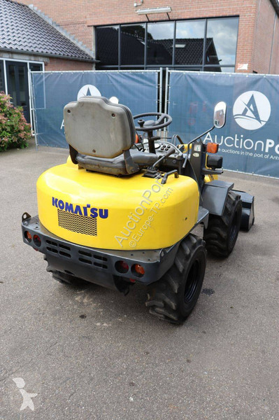 Lastare Komatsu W10-6