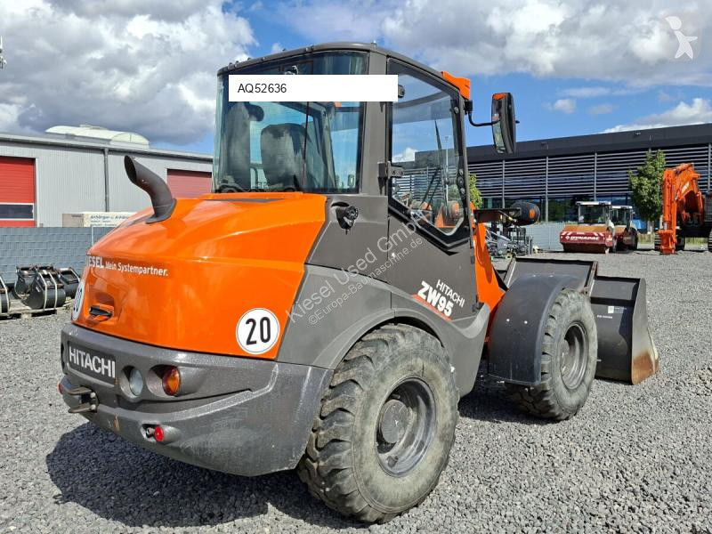 Nakladač Hitachi 6