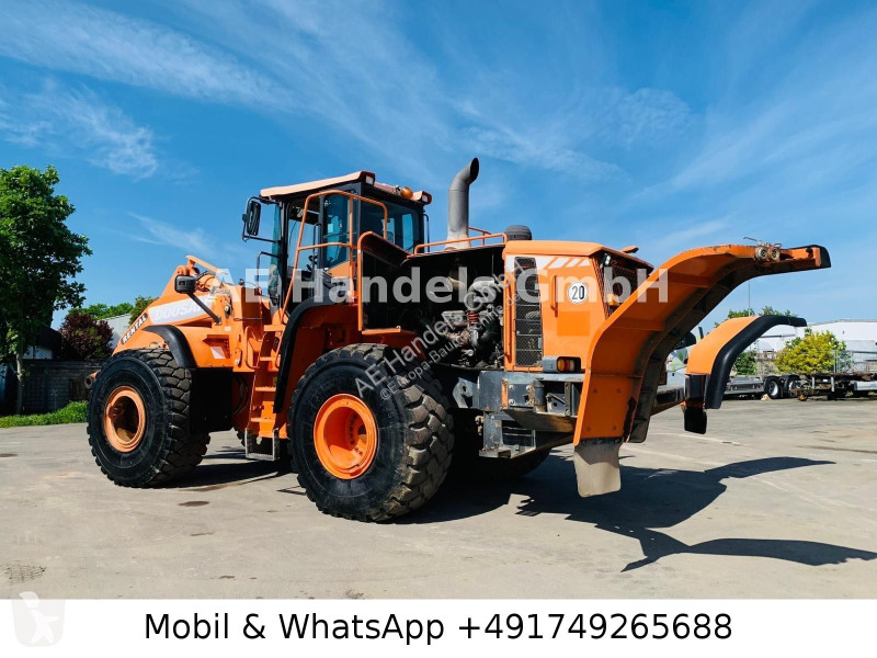 Chargeuse Doosan 4503...