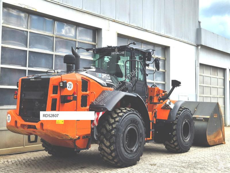 Товарач Hitachi 7