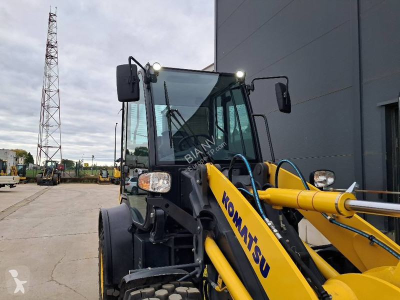 مُحمّلة Komatsu WA80M-8E0