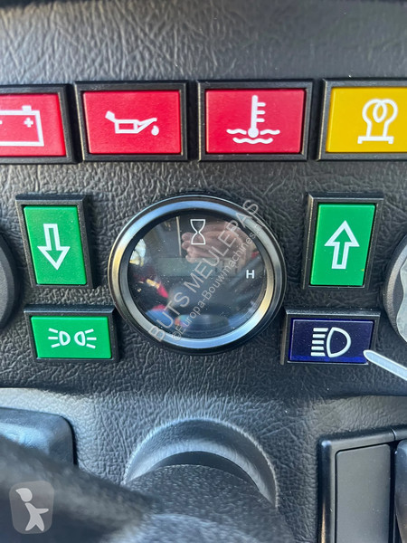 Giant G2500 HD loader