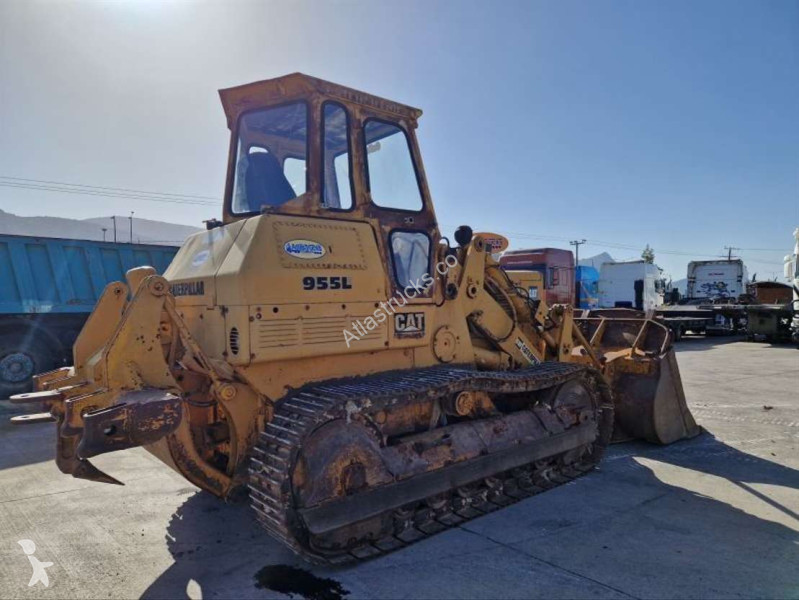 مُحمّلة Caterpillar CAT With Ripper