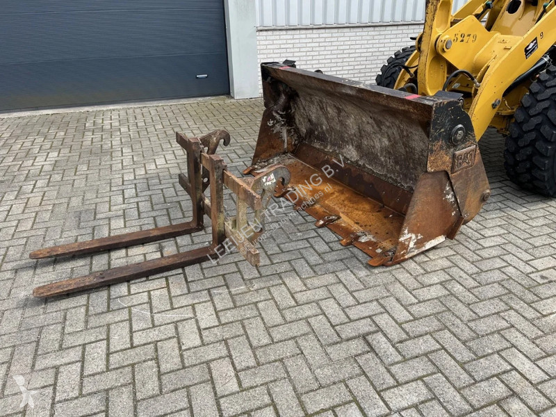 Shovel Caterpillar 906H, 2015 year, Bucket and...