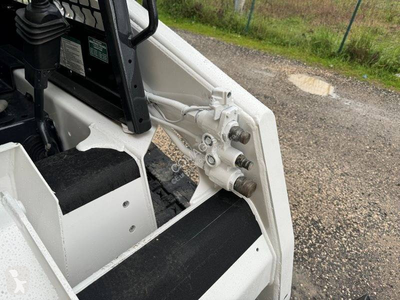Shovel Bobcat