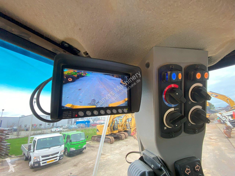 Shovel Caterpillar NVT