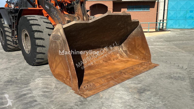 Shovel Hitachi -7