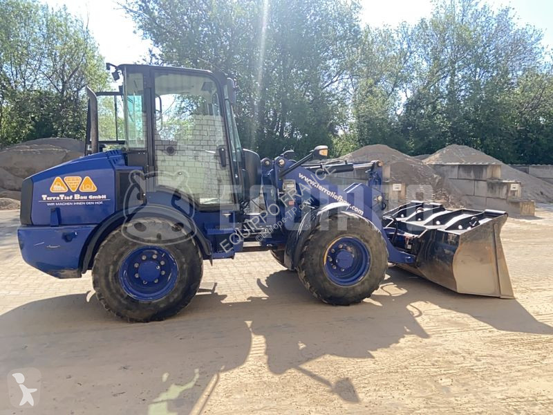 Shovel Caterpillar 908M with quickcoupler,...