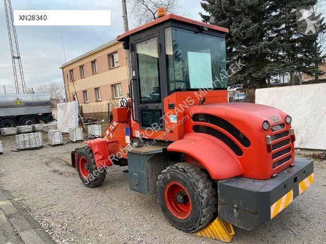 Încărcător telescopic Taian TL - 100