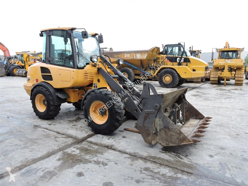 مُحمّلة Volvo L25F + FORK