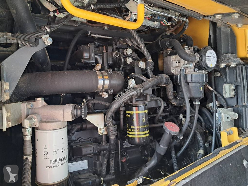 مُحمّلة Komatsu -8E0