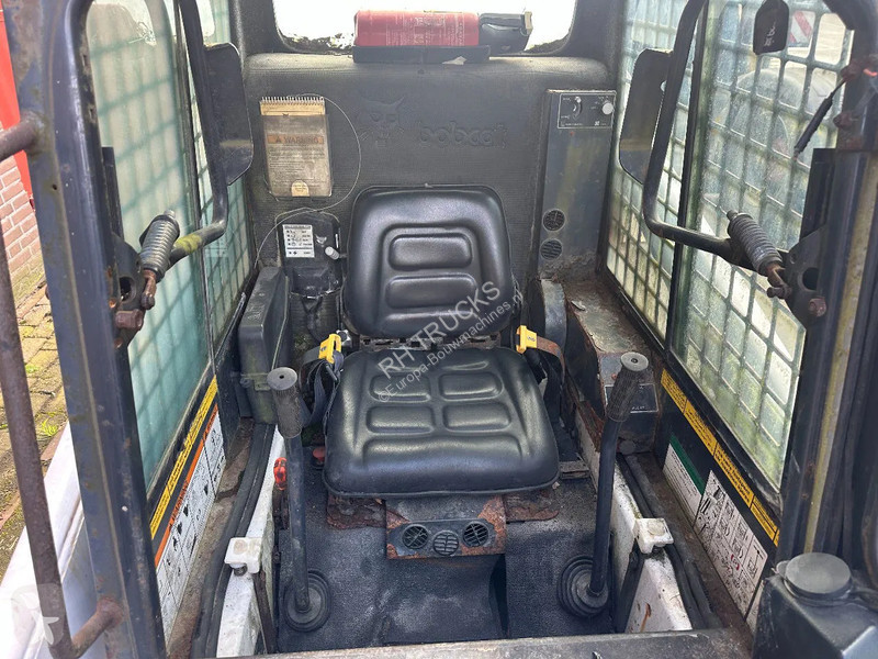 Shovel Bobcat
