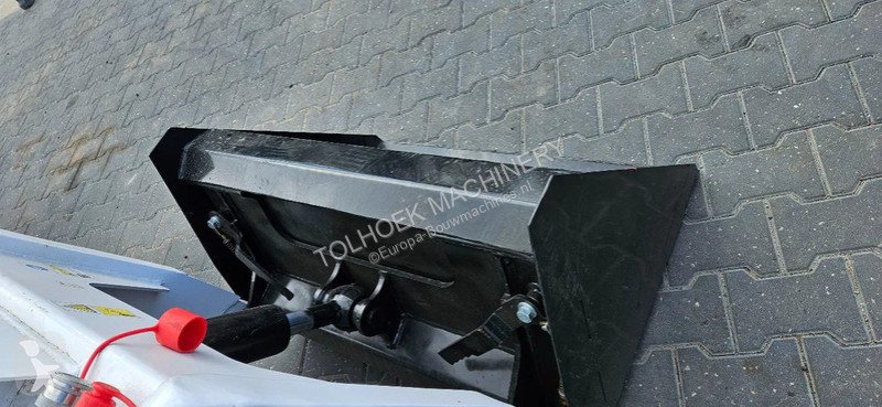 Shovel  Skidster loader JC 25