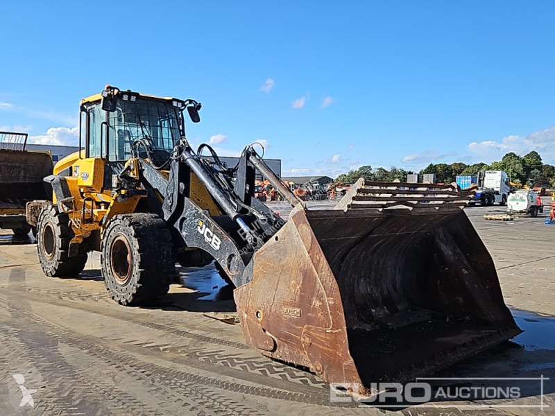 Nakladač JCB 437HT