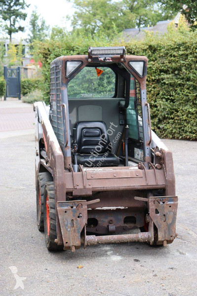 Shovel Bobcat