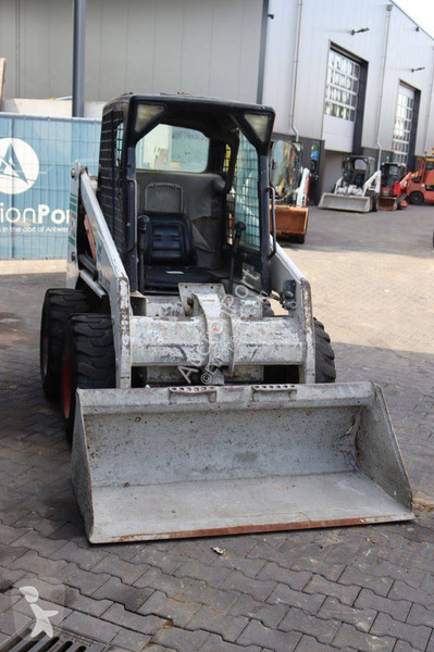 Shovel Bobcat