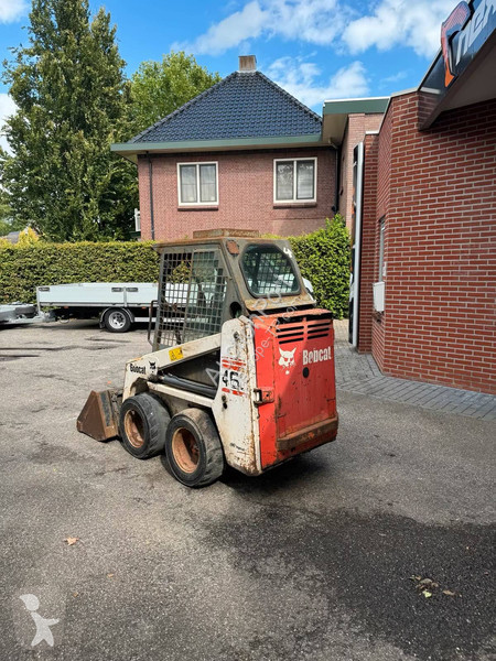 Shovel Bobcat