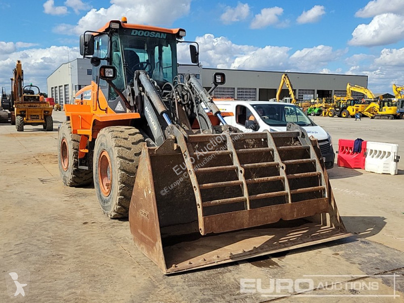 Shovel Doosan DL200TC-5