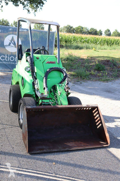 Shovel Avant tecno M