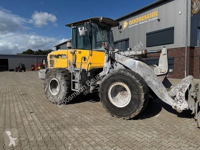 مُحمّلة Komatsu 2505