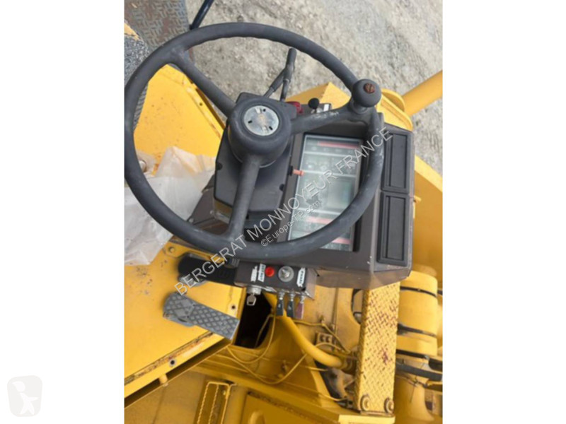Товарач Komatsu WA700