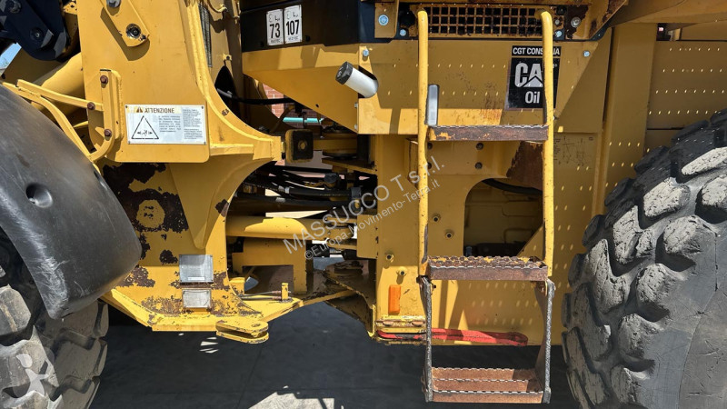مُحمّلة Caterpillar 4X4