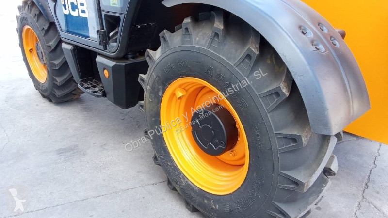 Nakladač JCB 531-70