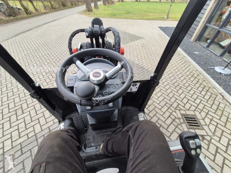 Pá carregadora Manitou MLA 3-25H