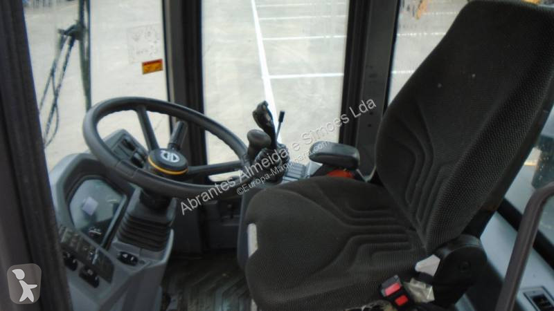 Nakladač Volvo L30 G