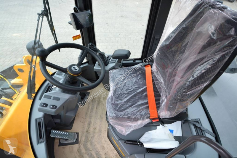 Nakladač Volvo H