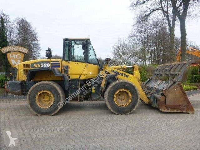 مُحمّلة Komatsu 3205