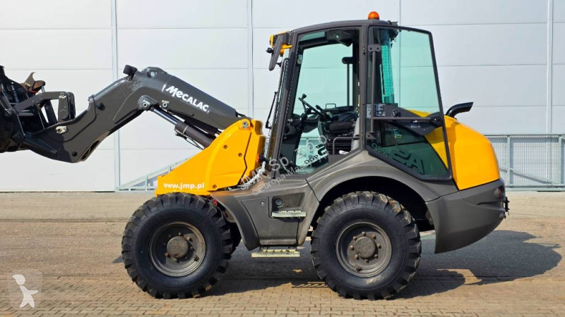 مُحمّلة Mecalac AS 900 SWING LOADER