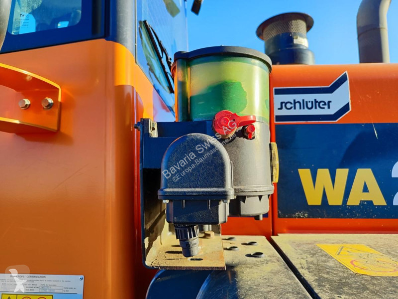 مُحمّلة Komatsu  WA200PZ