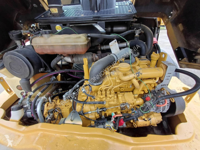 Nakladač Caterpillar 908H2