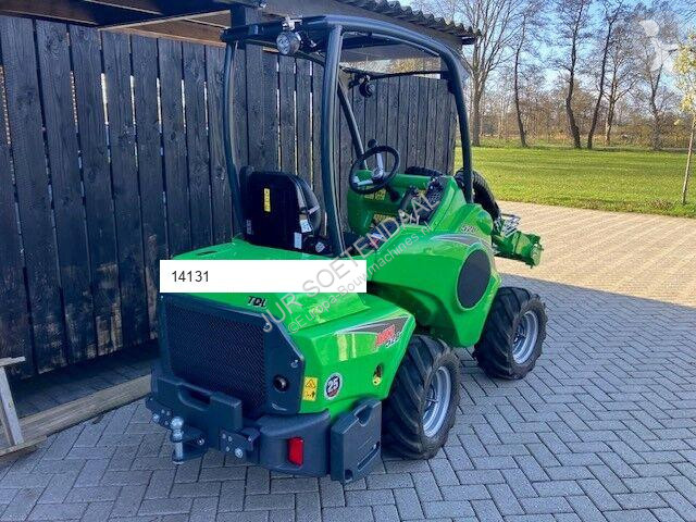 Nakladač Avant tecno 528 TDL