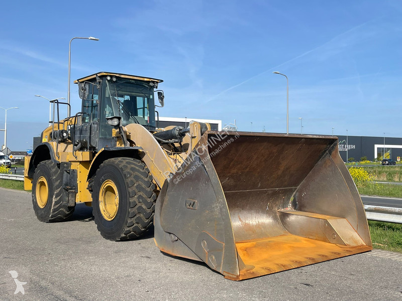 Nakladač Caterpillar 962M