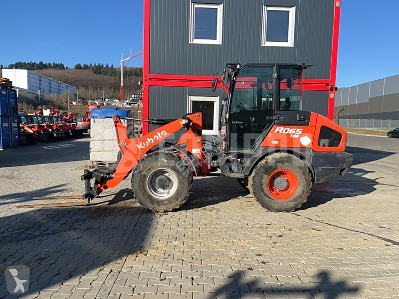Nakladač Kubota R065