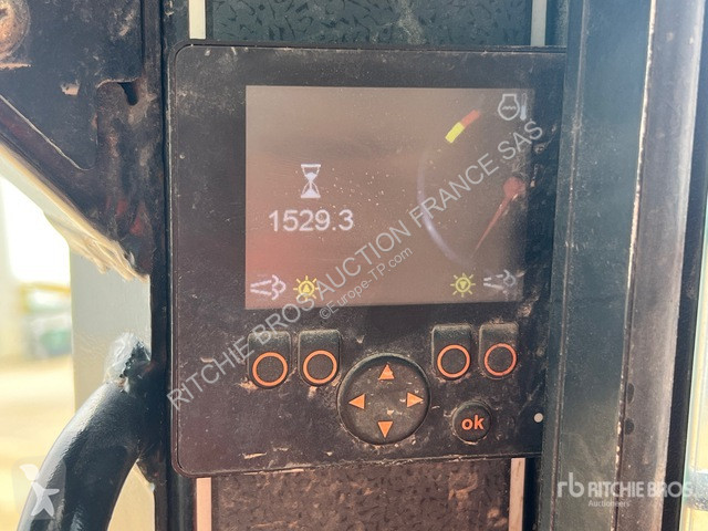 Фронтальный погрузчик Gehl  RT105