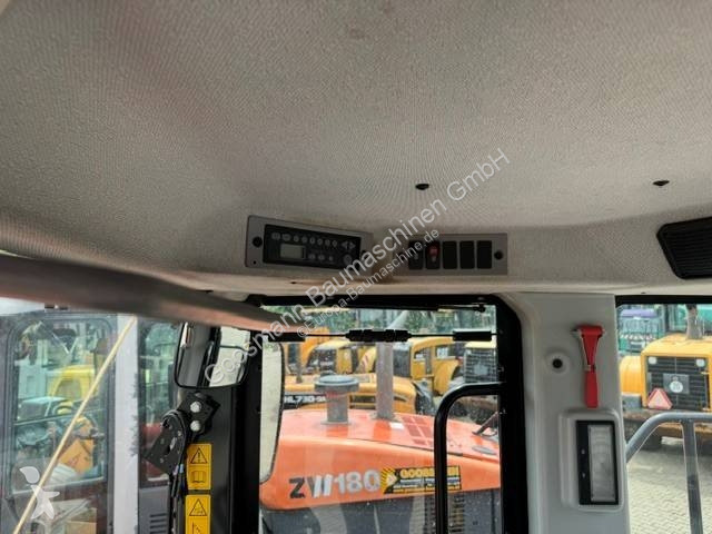Nakladač Hitachi ZW  250-6