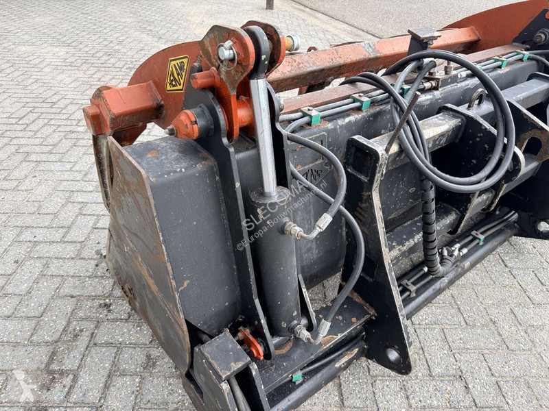 Utrustning  Hoogkiepbak 220