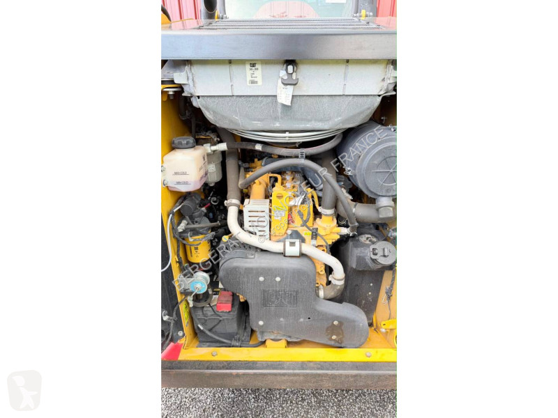 Chargeuse Caterpillar 236D3