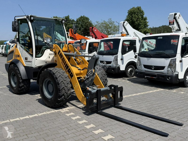 Nakladač Liebherr Compact Łyżka + Widły Super...