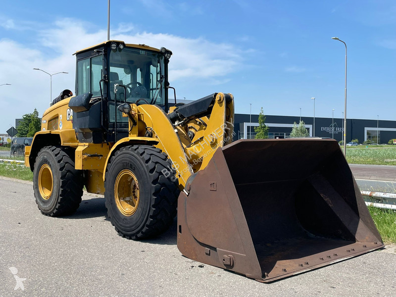Pala Caterpillar M