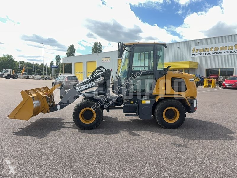 Nakladač XCMG XC916E with bucket and forks