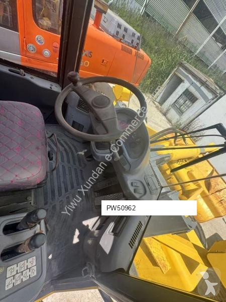 Nakladač Komatsu